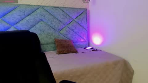 iam_lina online show from March 2026 07:09:01 PM