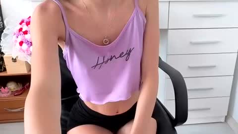 Scarllet online show from June 2026 04:02:02 PM