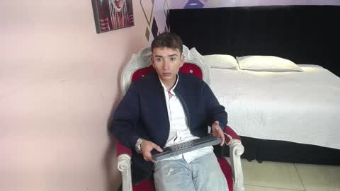 Iam Smith  online show from January 2026 01:24:01 PM