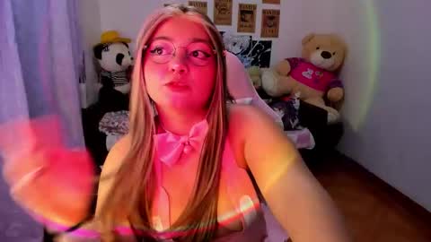 Zoe 3 online show from December 2025 11:54:01 PM