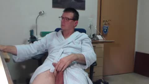 iamachim online show from November 2025 07:04:02 PM