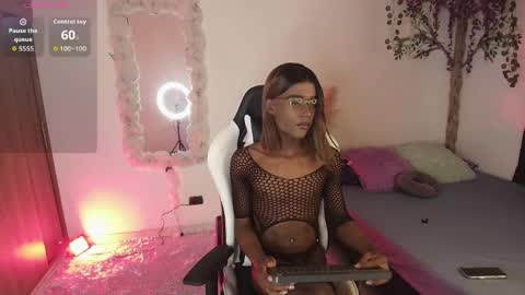 iamandrey_ online show from April 2026 08:00:02 PM