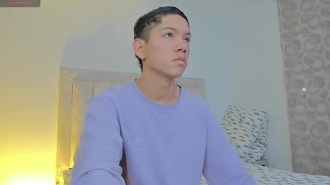 Juliiiiian online show from March 2025 10:41:01 AM