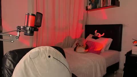 Mel  online show from September 2025 02:02:01 AM