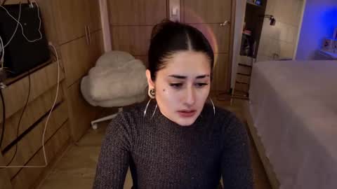 Nyxy  online show from October 2025 09:32:02 AM