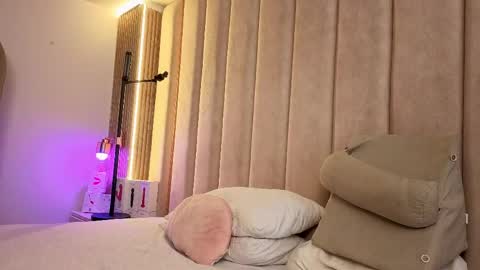 Nyxy online show from April 2026 01:01:01 PM