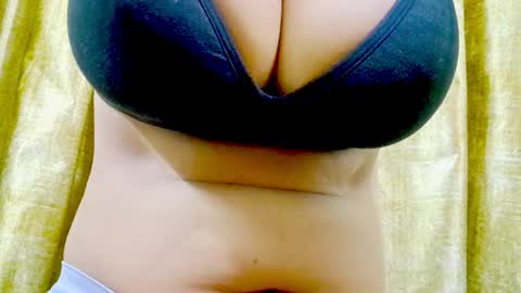 Snapshot of iamsomeone1234 chatting on May 2026 06:53:01 AM Iamnidhicam online show from May 2026 06:53:01 AM