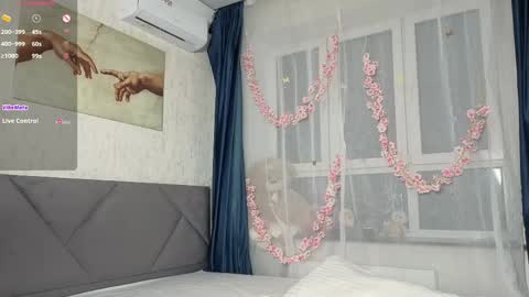 Stella foot size 41 height 175 online show from April 2026 05:30:01 PM