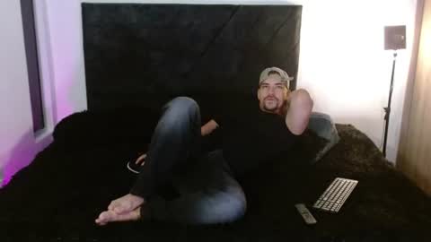 Ian Davis online show from July 2026 05:42:02 PM