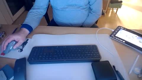 iandy12 online show from November 2025 10:26:01 PM