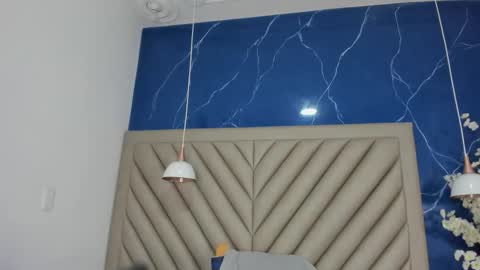 ibbie_ online show from November 2025 12:08:02 PM