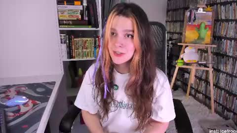 Julia online show from June 2026 07:59:01 PM