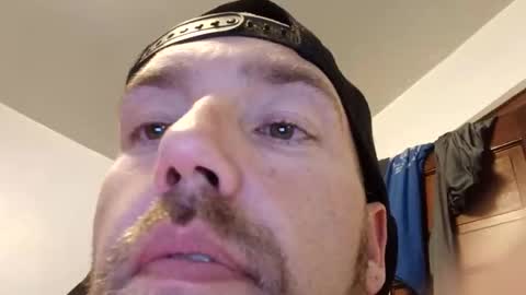 Snapshot of icyfucktoy chatting on October 2025 01:57:01 AM icyfucktoy online show from October 2025 01:57:01 AM