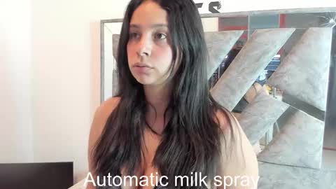 Idara Zanin online show from December 2025 11:29:01 AM