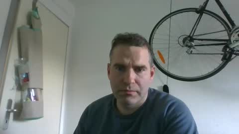 idontknowwhy1 online show from December 2024 11:53:01 AM