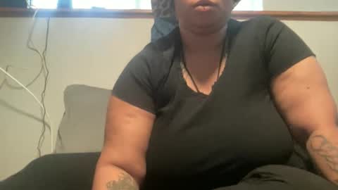 ih8vyx online show from November 2025 06:20:01 PM