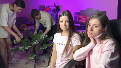 Snapshot of ihavepaws33 chatting on December 2024 02:22:02 PM Julia and Mira online show from December 2024 02:22:02 PM