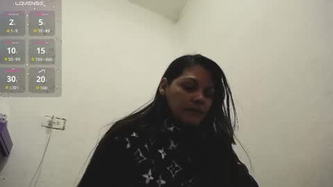 Snapshot of iim_zoee chatting on June 2026 01:42:01 PM ZOE online show from June 2026 01:42:01 PM