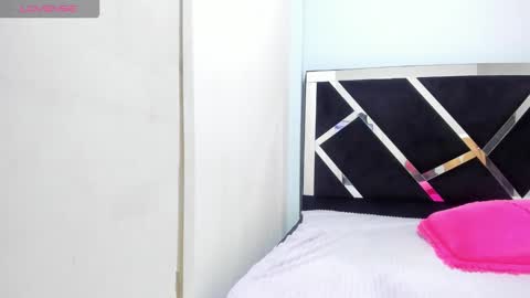 Isabella online show from October 2025 05:50:02 PM