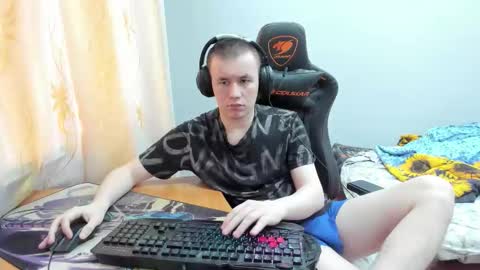 iliaskris online show from October 2025 04:00:02 AM