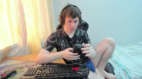 iliaskris online show from April 2026 06:19:01 AM