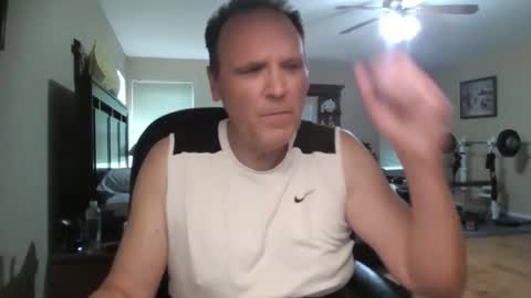 Snapshot of ilike2expose chatting on May 2026 05:32:01 PM ilike2expose online show from May 2026 05:32:01 PM