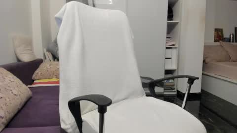 Bamby online show from October 2025 05:19:02 PM