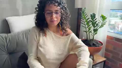 Snapshot of illaroom chatting on February 2025 10:03:02 PM Kloe online show from February 2025 10:03:02 PM