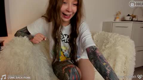 Li online show from December 2025 01:02:01 AM