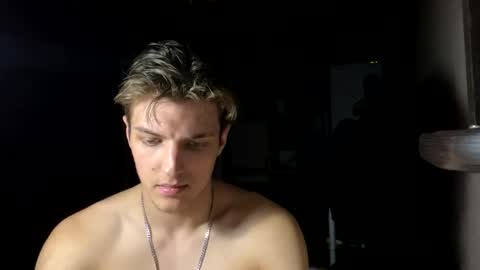 ilyahrr online show from April 2026 10:08:02 PM