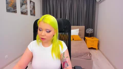 Roxy online show from March 2025 07:50:02 PM