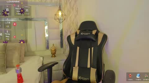 DAHLIA online show from February 2025 08:49:01 PM