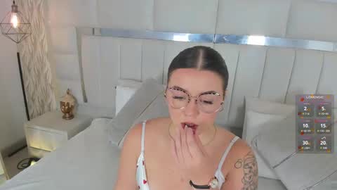 DAHLIA online show from October 2025 08:03:02 PM