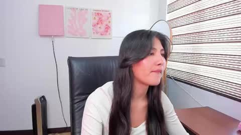 Mia online show from April 2026 06:38:01 PM