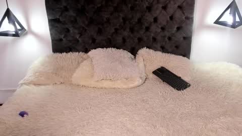 im_sky_ online show from March 2026 06:30:01 AM