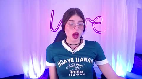 Chloe online show from October 2025 08:20:02 PM