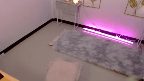 Ashley online show from December 2024 02:02:01 PM