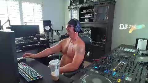 DJ Azra online show from June 2026 10:54:02 PM