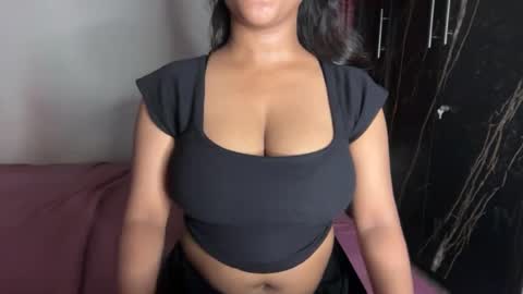 Snapshot of imlovelyrose chatting on June 2026 10:50:02 AM ROSE online show from June 2026 10:50:02 AM