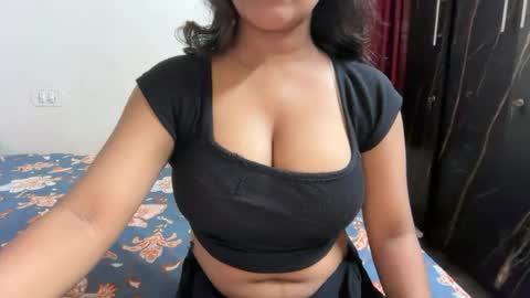 Snapshot of imlovelyrose chatting on June 2026 12:22:01 PM ROSE online show from June 2026 12:22:01 PM