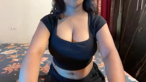Snapshot of imlovelyrose chatting on July 2026 08:51:02 AM ROSE online show from July 2026 08:51:02 AM