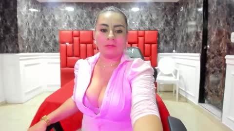 Karina online show from October 2025 08:39:02 PM