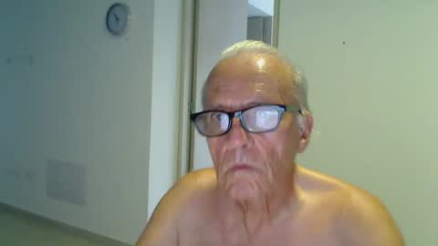 Snapshot of incendiado chatting on September 2025 10:54:01 PM incendiado online show from September 2025 10:54:01 PM