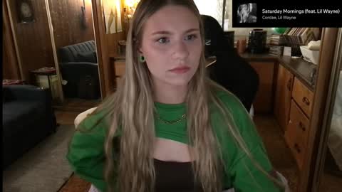 Snapshot of incognitoqueen chatting on December 2024 09:54:02 AM Carter online show from December 2024 09:54:02 AM