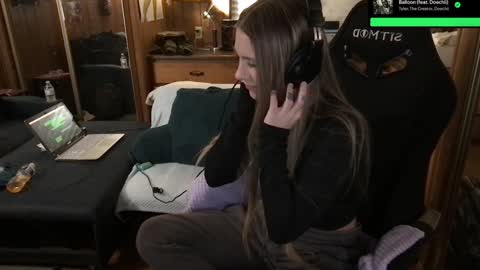 Snapshot of incognitoqueen chatting on February 2025 07:18:02 AM Carter online show from February 2025 07:18:02 AM