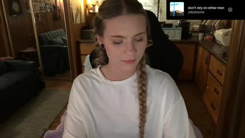Snapshot of incognitoqueen chatting on February 2025 07:45:02 AM Carter online show from February 2025 07:45:02 AM