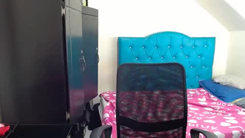 Snapshot of incubus_couple1 chatting on January 2025 01:13:02 AM incubus_couple1 online show from January 2025 01:13:02 AM