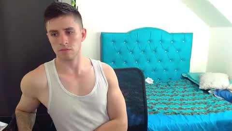 Snapshot of incubus_couple1 chatting on February 2025 11:53:01 PM incubus_couple1 online show from February 2025 11:53:01 PM