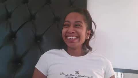 Snapshot of indanbella19 chatting on May 2026 05:14:02 AM indanbella19 online show from May 2026 05:14:02 AM