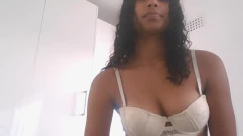 Snapshot of indanbella19 chatting on June 2026 05:43:01 AM indanbella19 online show from June 2026 05:43:01 AM